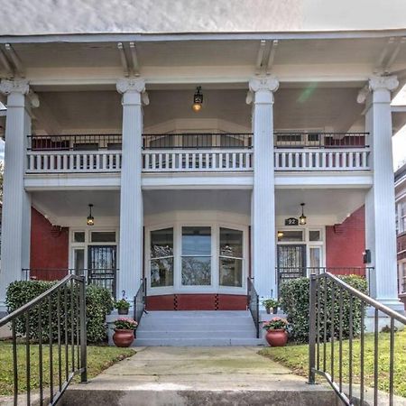 Classic Woodwork And Details In 1912 Colonial Мемфис Экстерьер фото