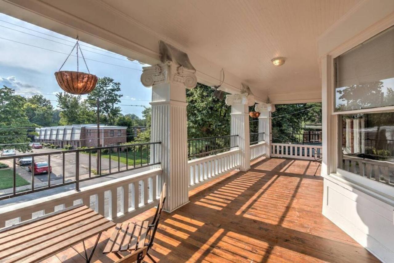Classic Woodwork And Details In 1912 Colonial Мемфис Экстерьер фото
